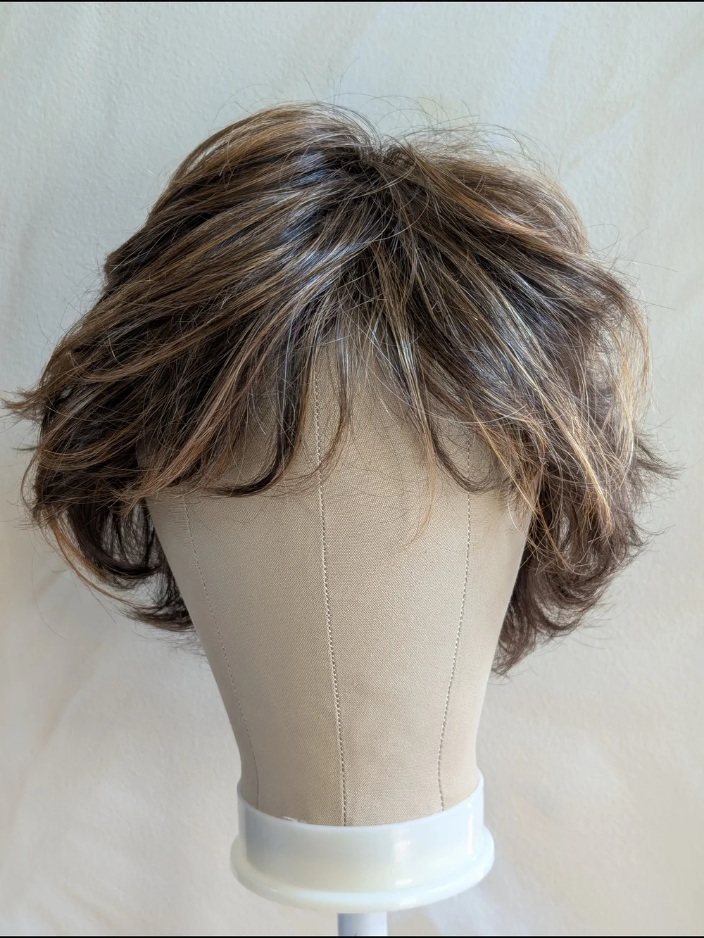 Raquel Welch Winner Wig R9S+ Shaggy Pixie Natural Brown Highlights EUC Box Tag - Picture 3 of 16